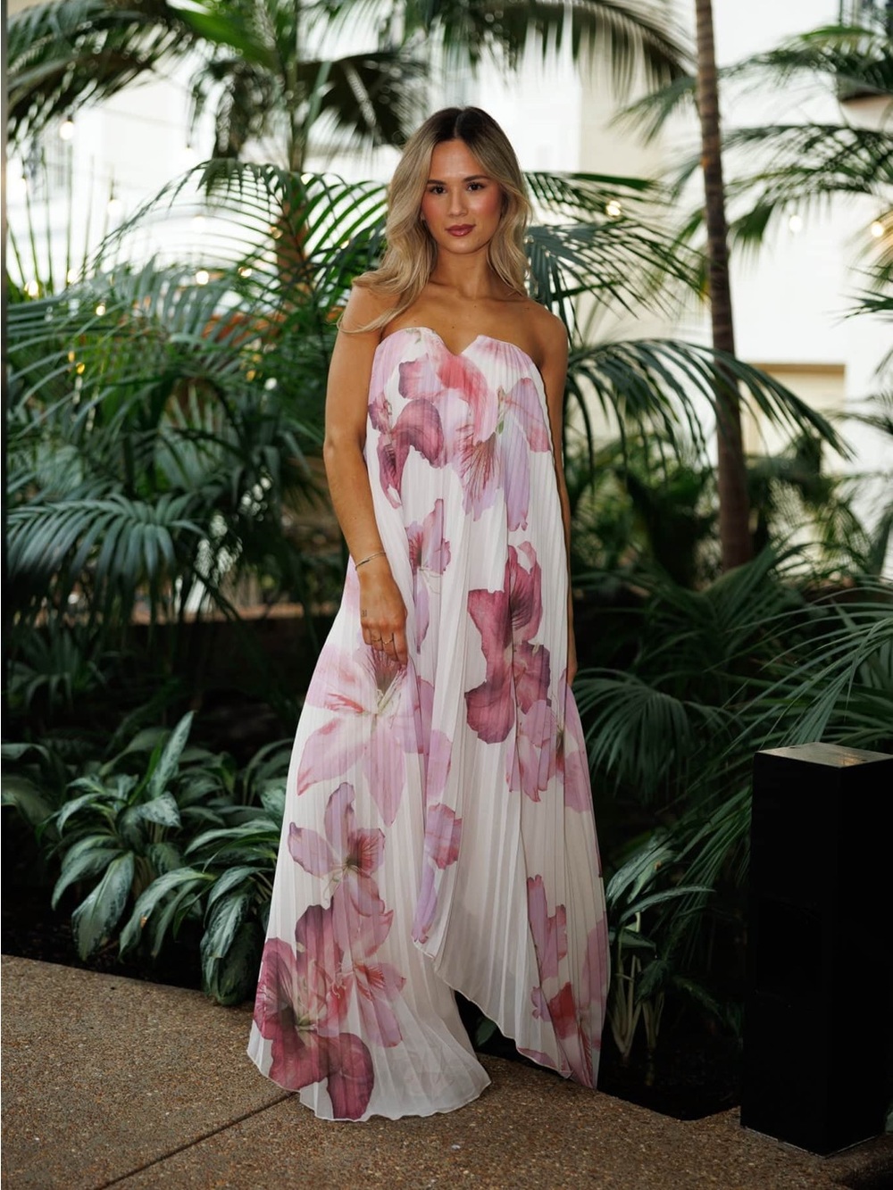 Dress Forum Strapless White Maxi Dress with Pink Floral Print